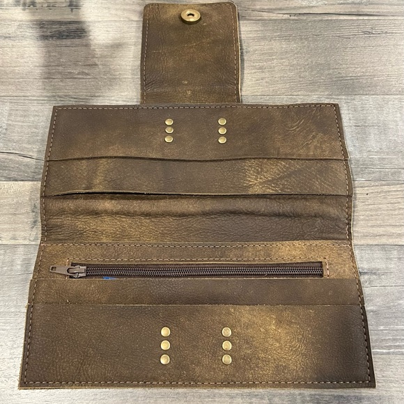 NWOT leopard cowhide designer clutch - Picture 2 of 4